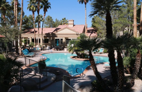 Paradise Condo | Vacationing In Modern, Boutique Style - 2BDR/2Bath Quiet Condo Near Strip