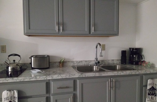 Fairhope Cottage | Vacationing on a budget near the beach 2