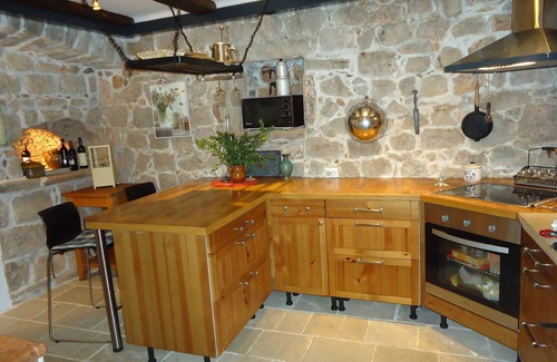 Klinci Villa | Vacations in a traditional stone house in Luśtica with garden in a quiet location