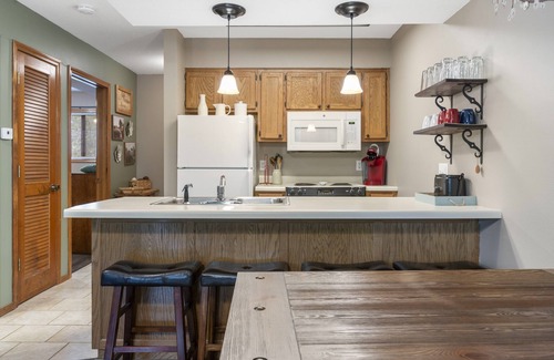 Notch Estates Condo | Vacay N Stay | Quiet Community Near Branson!