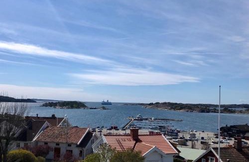 Stromstad Apartment | Vacker våning med havsutsikt i Strömstads centrum.