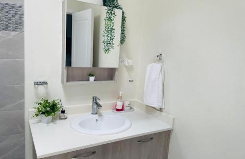 Discovery Bay House | VaeTropicalParadise Free Puerto Seco Beach Access
