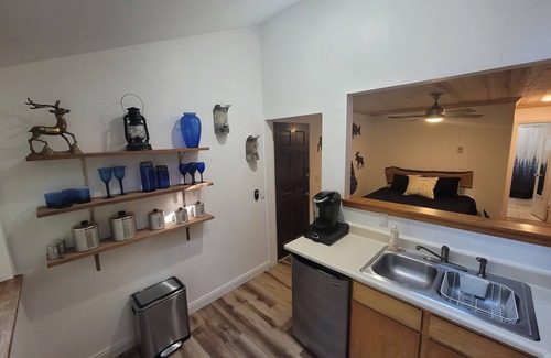 Vail Apartment | Vail - 2 Guests - Private Studio w/Queen Bed - Pet Friendly!