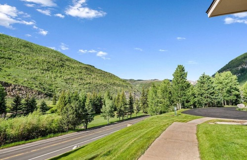 Vail Apartment | Vail Home/Hot Tub On Bus Line