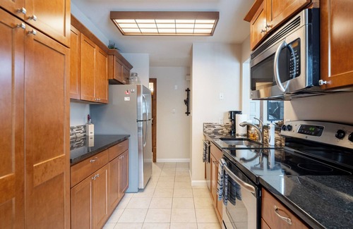 Vail Condo | Vail Luxury 2 Bed, Steps to Vail Mountain, Family Friendly, Romantic Getaway