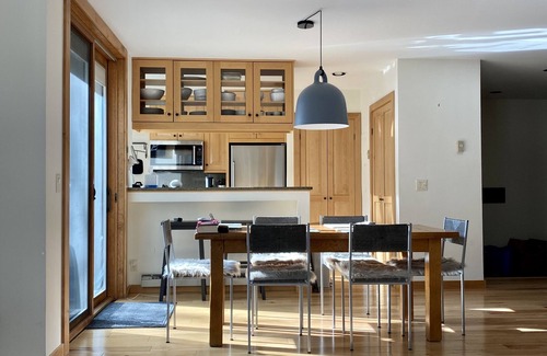 Vail Condo | Vail ski in-out, modern alpine chic