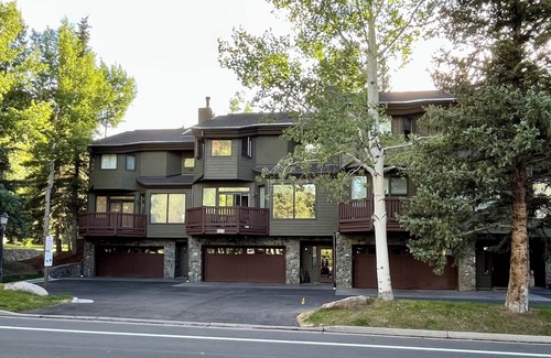 Vail House | Vail Townhouse/Golf Course Free Shuttle across street