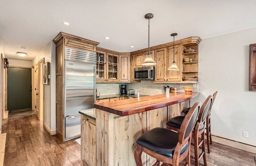 Vail Condo | Vail Village 2 BD/2BA condo sleeps 6
