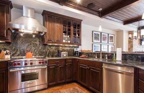 Vail Condo | Vail Village, Mountain View Residences, Walk to Slopes, Hot Tub, Pool, Parking