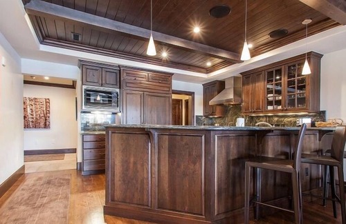 Vail Condo | Vail Village, Mountain View Residences, Walk to Slopes, Hot Tub, Pool, Parking