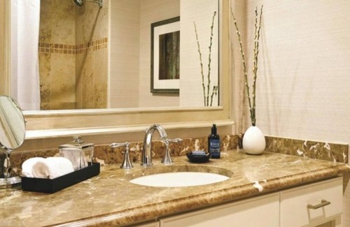 Vail Hotel | Vail Village Sebastian Resort 2 Queen Room - pool, spa, hot tubs, dining onsite!