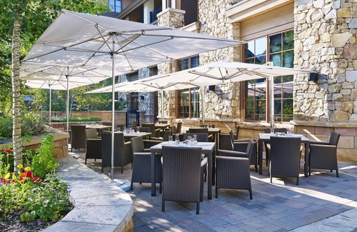 Vail Hotel | Vail Village Sebastian Resort 2 Queen Room - pool, spa, hot tubs, dining onsite!