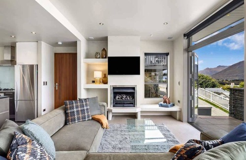 Queenstown City Centre House | Vailmont Villa, Central Queenstown
