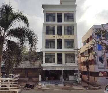 Rajahmundry Hotel | Vaishnavi Inn