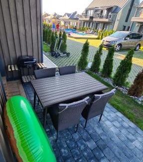 Palanga Apartment | Vaivorykštės 7D apartamentai su baseinu vasaros metu