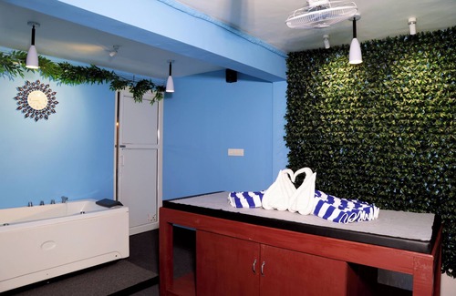 Aluva Hotel | Vajra Periyar Heritage