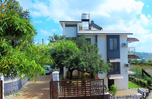 Panchgani House | Vajra Villa
