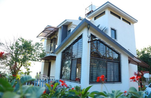 Panchgani House | Vajra Villa