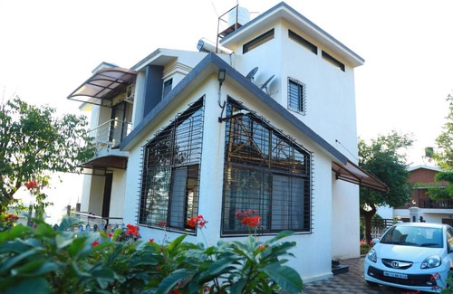 Panchgani House | Vajra Villa