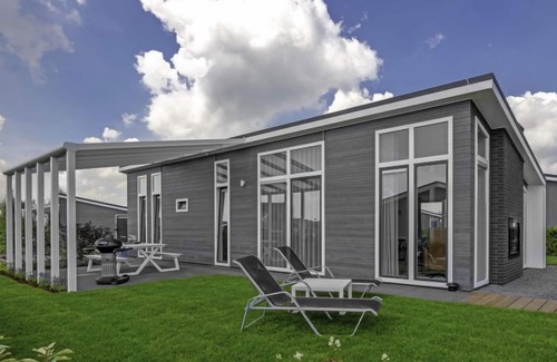 Wemeldinge House | Vakantiehuis Ruisweg 34 by Interhome