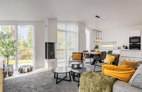 Wemeldinge House | Vakantiehuis Ruisweg 80 by Interhome