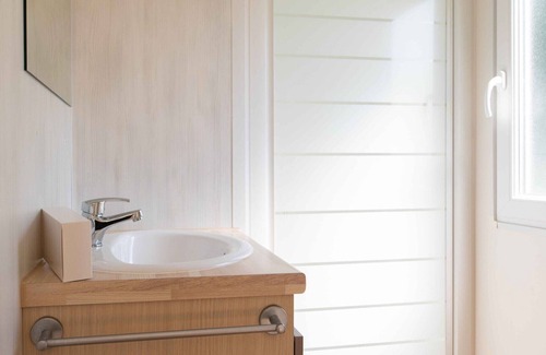 Jabbeke Ski Chalet | Vakantiepark Klein Strand - Comfort Chalet 4p