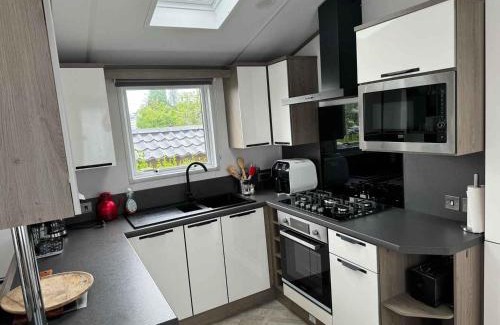 Jabbeke Ski Chalet | Vakantiepark Klein Strand - Luxe Chalet 4p