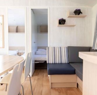 Jabbeke Ski Chalet | Vakantiepark Klein Strand - Comfort Chalet 4p