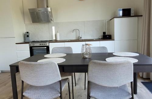 Geel House | Vakantiewoning aan het water, vissen, wandelen en genieten in de natuur
