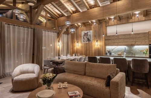 Le Cret Apartment | Val d'Isère: 4-bed apt, 8 guests, balcony, easy access