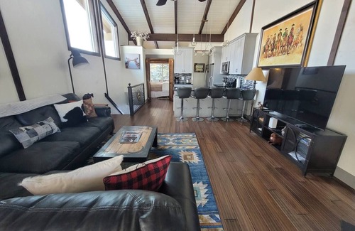 Sun Valley Apartment | Val d' Sol—Unbeatable Downtown Ketchum Location