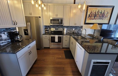 Sun Valley Apartment | Val d' Sol—Unbeatable Downtown Ketchum Location