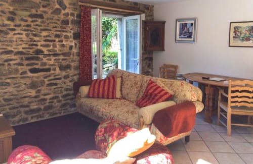 Lehon Apartment | Val Rive - Degas Apartment