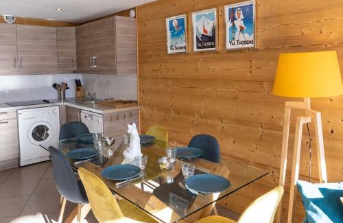 Val-Thorens Apartment | Val Thorens - Appt 6 pers rénové, 2 chambres, WiFi, loc. à skis, proche pistes - FR-1-637-28