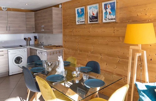 Val-Thorens Apartment | Val Thorens - Renovated apt 6 pers, 2 bdrms, WiFi, ski locker, near slopes