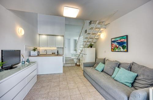 Veli Losinj Apartment | Valdarke Seaside Apartment - Happy Rentals