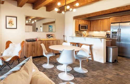 Arroyo Seco Condo | Valdez Vista - Updated 2 Bedroom Condo Close to Skiing