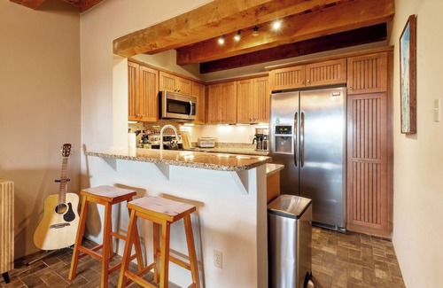Arroyo Seco Condo | Valdez Vista - Updated 2 Bedroom Condo Close to Skiing
