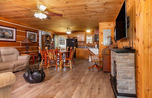 Lookout Mountain House | Valentine Drive Cabin 2