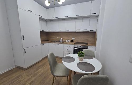 Tirana Apartment | Valentino Zirkon