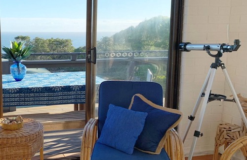 Valla Beach House | Valhalla - One minute walk to beach, pet friendly, surfing, ocean views