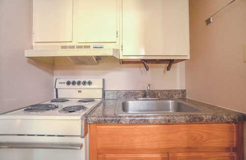 Weslaco Hotel | Vali Ho Motel By OYO Weslaco Mercedes