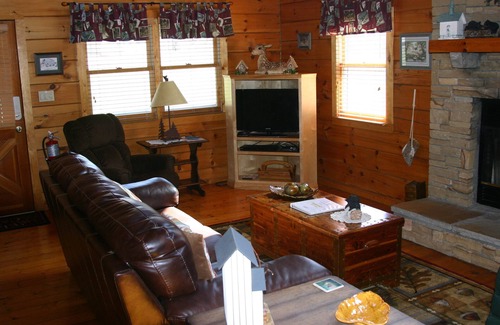 Wears Valley Cabin | Valley Breeze -- Log Cabin Located in Smoky Mountains