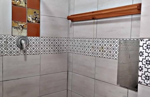 Bezuidenhout Valley House | Valley Center Guest House