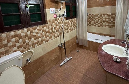 Srinagar House | VALLEY HONEY INN