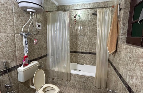 Srinagar House | VALLEY HONEY INN