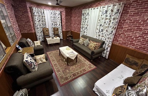 Srinagar House | VALLEY HONEY INN