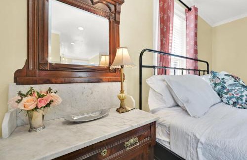 Huntsville Bed & Breakfast | Valley House B and B Valley Suite