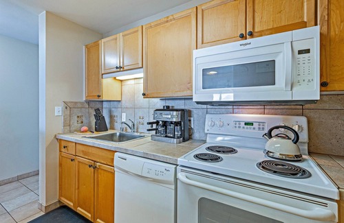 Kahana Condo | Valley Isle Resort #1208 - Vacation West Maui