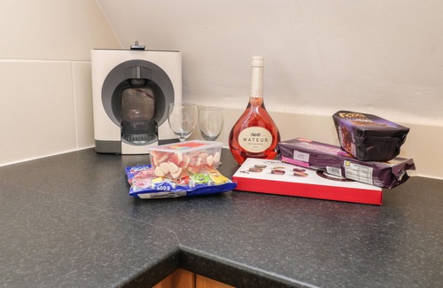 St. Ann's Chapel Cottage | VALLEY LODGE 33, pet friendly, with hot tub in Gunnislake